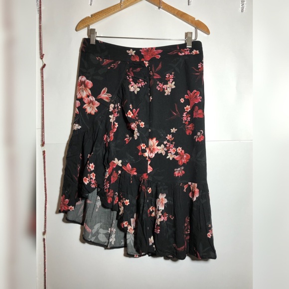 ✨FLOWERS PRINT BLACK WOMEN SKIRT - Picture 2 of 5